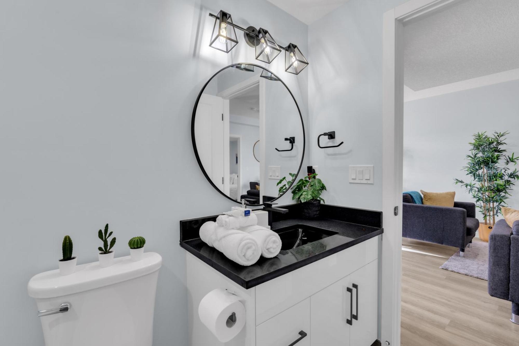 You Will Love This 2Br Guest Suite In Se Calgary Zewnętrze zdjęcie