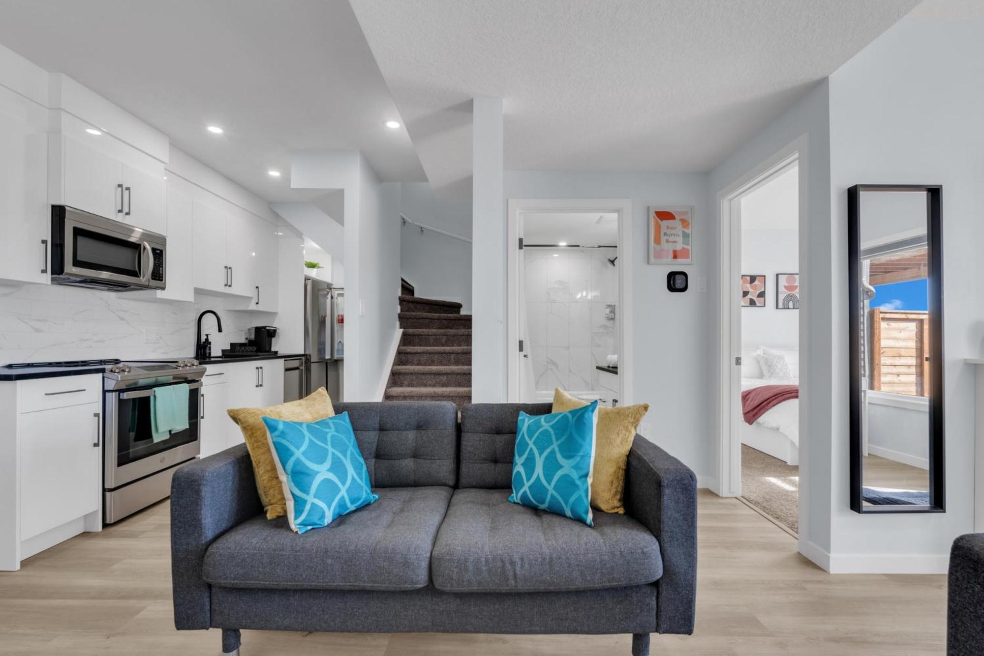 You Will Love This 2Br Guest Suite In Se Calgary Zewnętrze zdjęcie