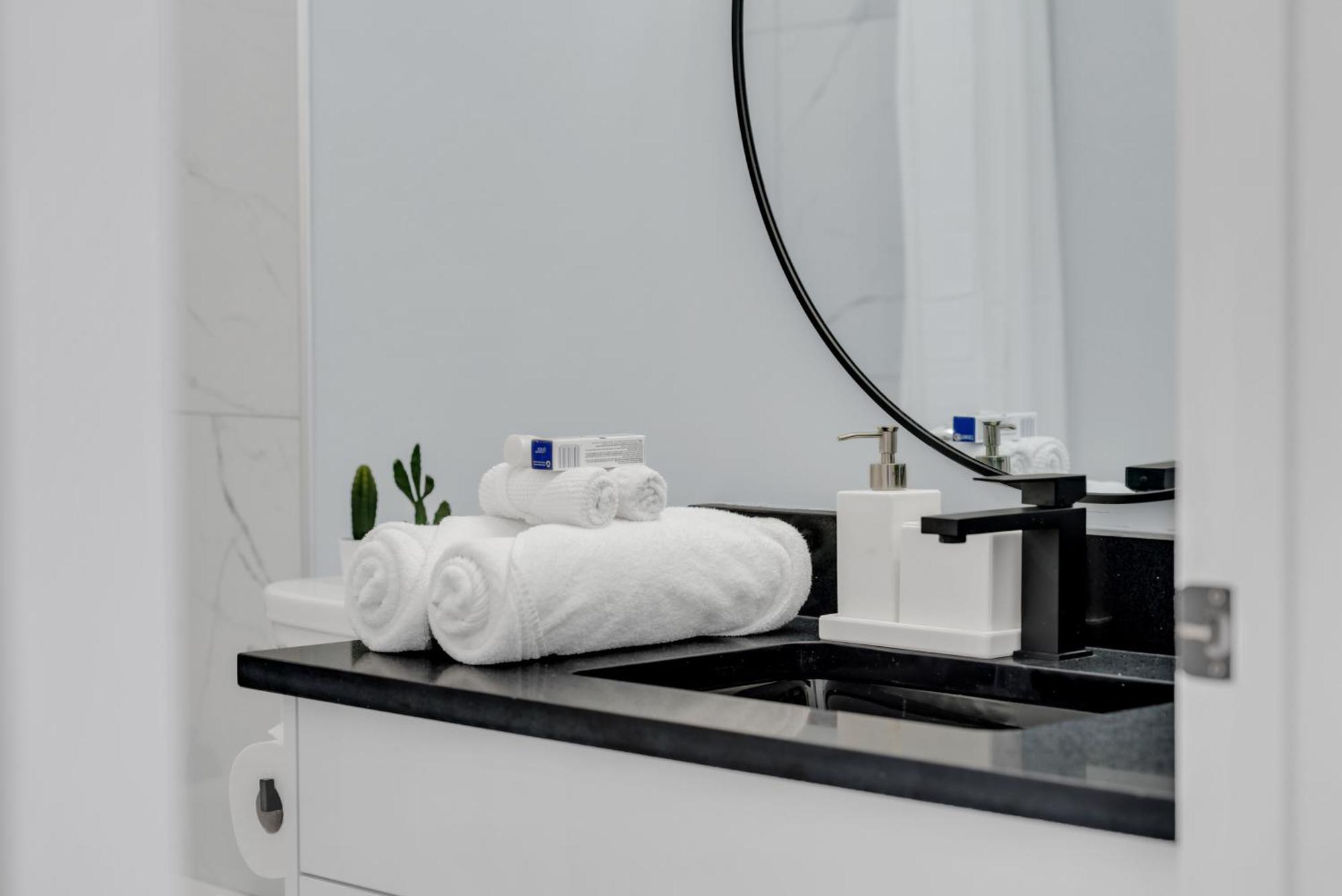 You Will Love This 2Br Guest Suite In Se Calgary Zewnętrze zdjęcie